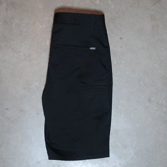 Volcom. Men's 30. Shorts. Black. - Picture 2 of 5